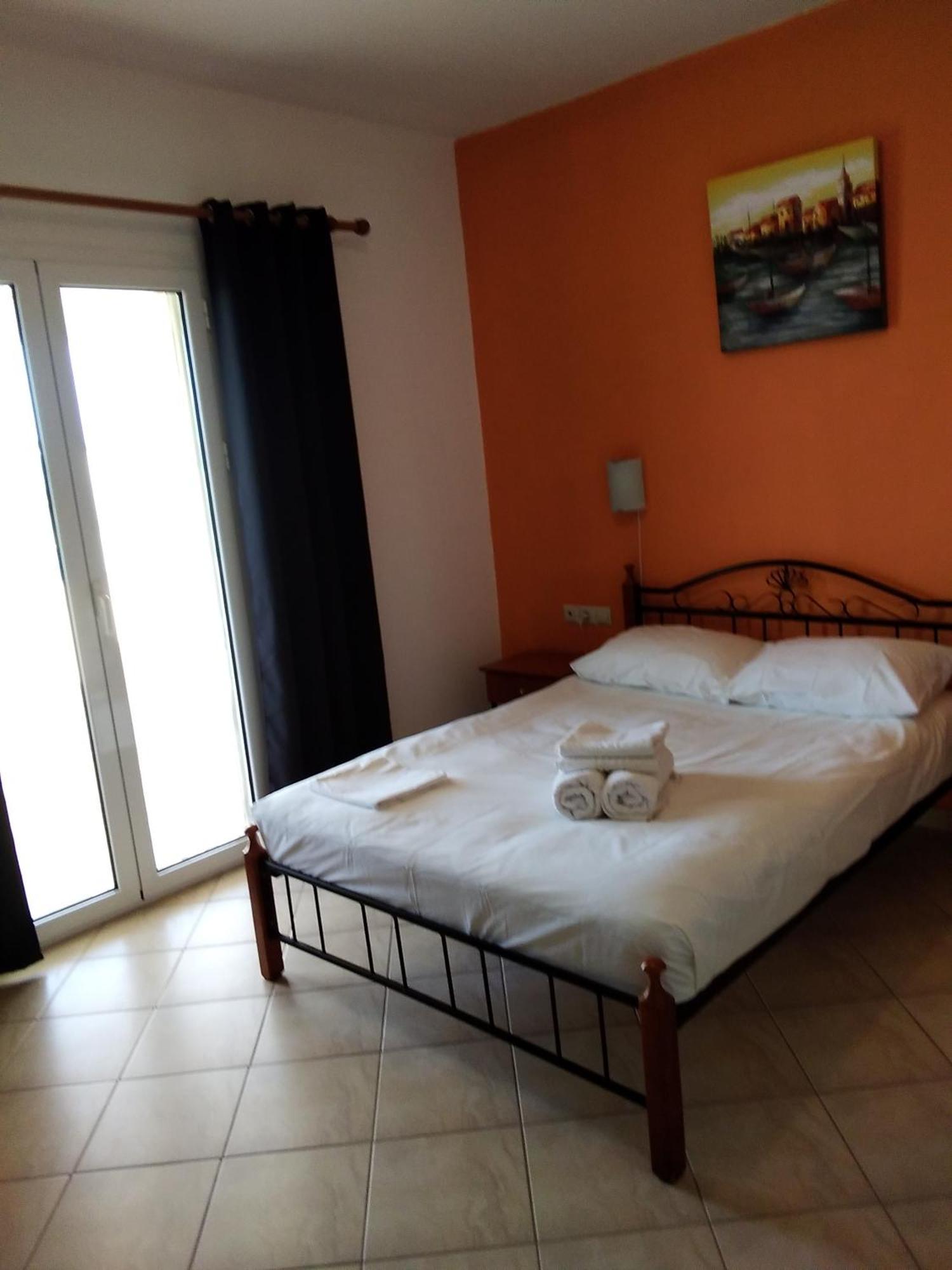 Emmanouil Apartman Kalamos  Kültér fotó